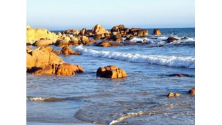 Biển và bãi đá Cổ Thạch - Phan Thiết